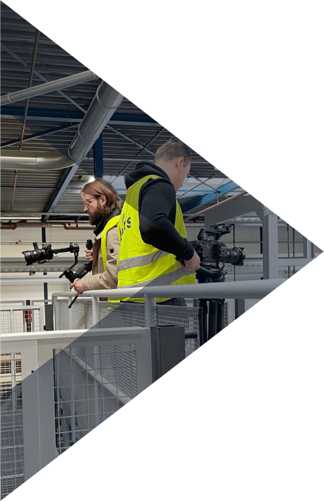 Medewerkers van REELMEDIA videos aan het maken. Medewerkers van REELMEDIA videos aan het maken.