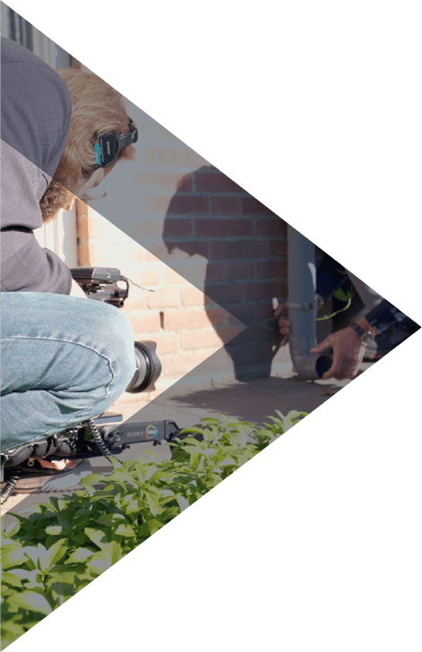 Videospecialist van REELMEDIA brandingvideo aan het opnemen. 